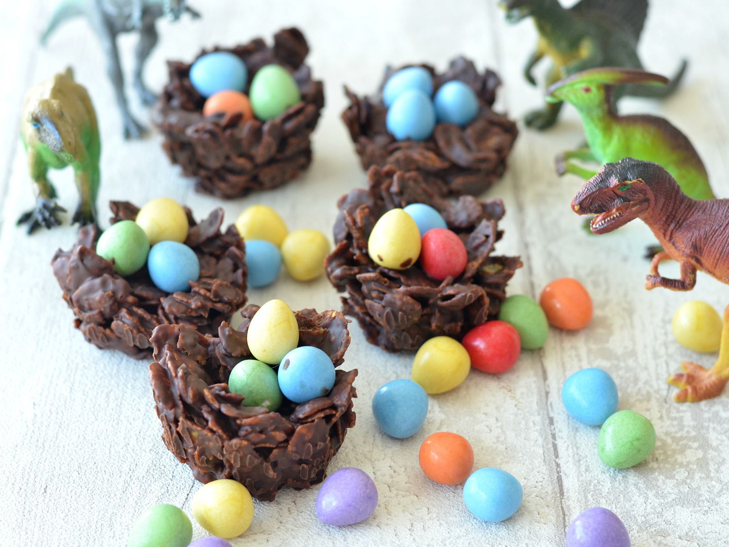 dinosaur eggs in nest